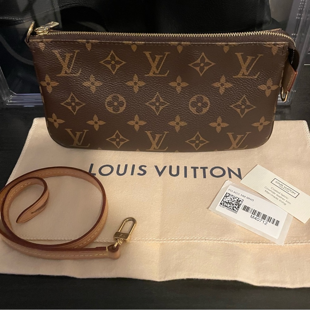 Authentic Louis Vuitton Pochette Accessories NM